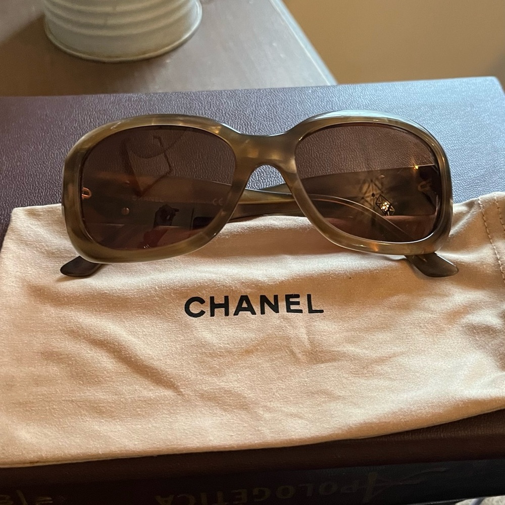 Chanel sunglasses with dust bag
